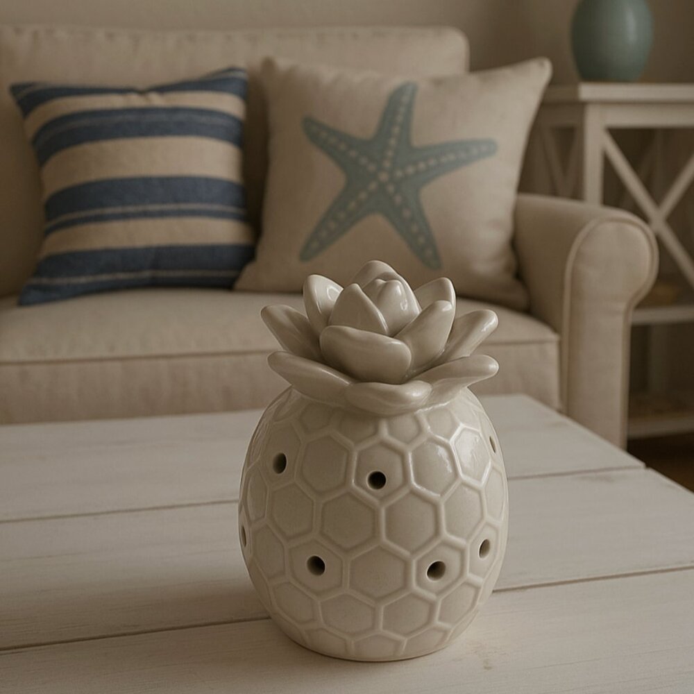 Beachly - Ceramic Pineapple Glow Light - Picture 3 of 3